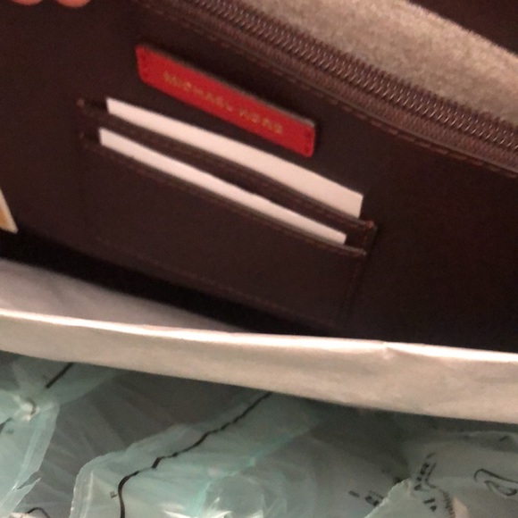 Michael kors red Gemma tote NWT - Picture 6 of 11